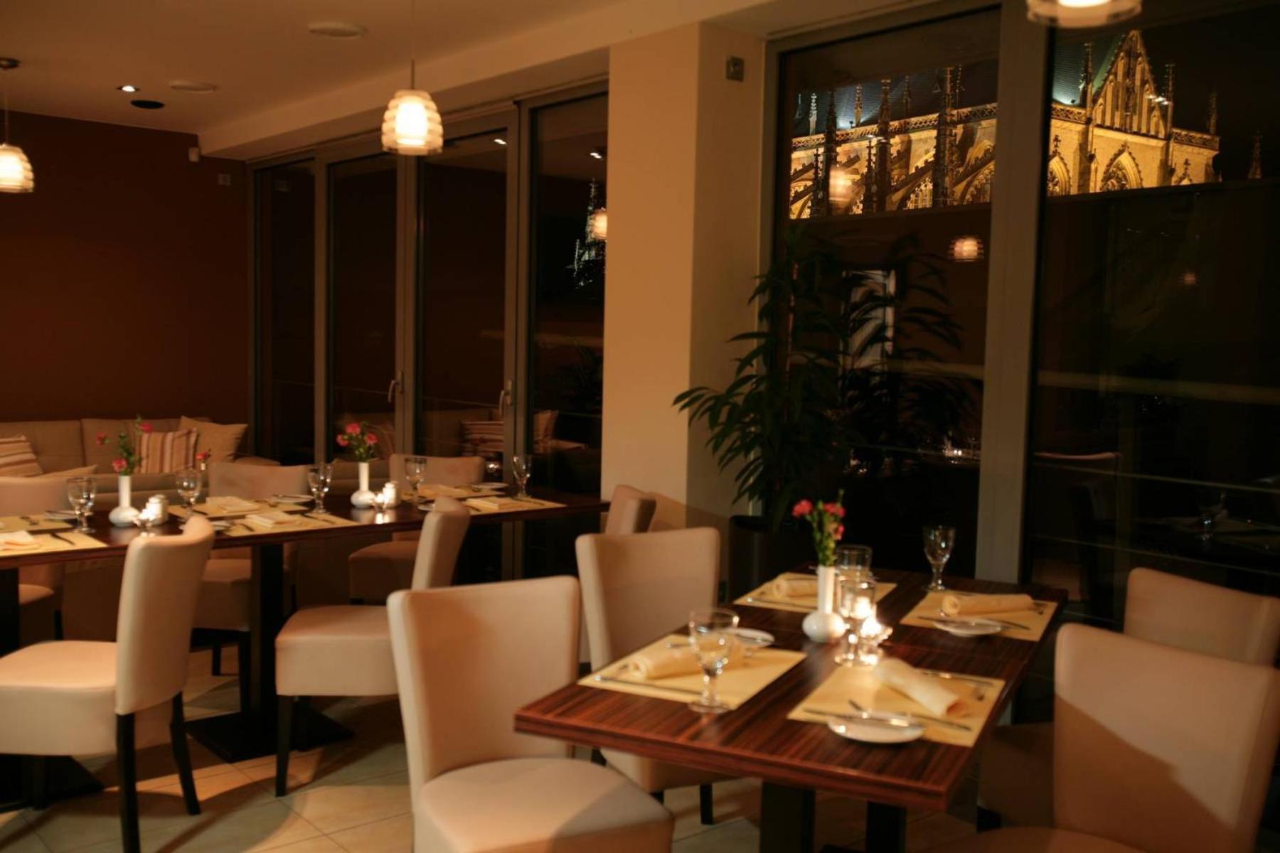 Penzion A Restaurant Barbora กุตนาฮอรา ภายนอก รูปภาพ