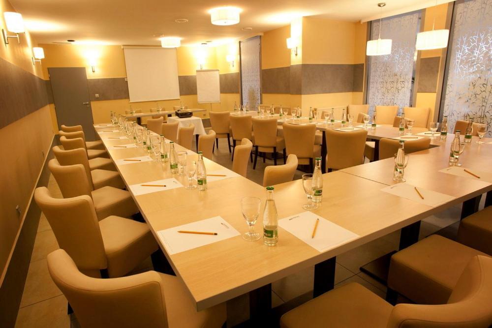 Penzion A Restaurant Barbora กุตนาฮอรา ภายนอก รูปภาพ
